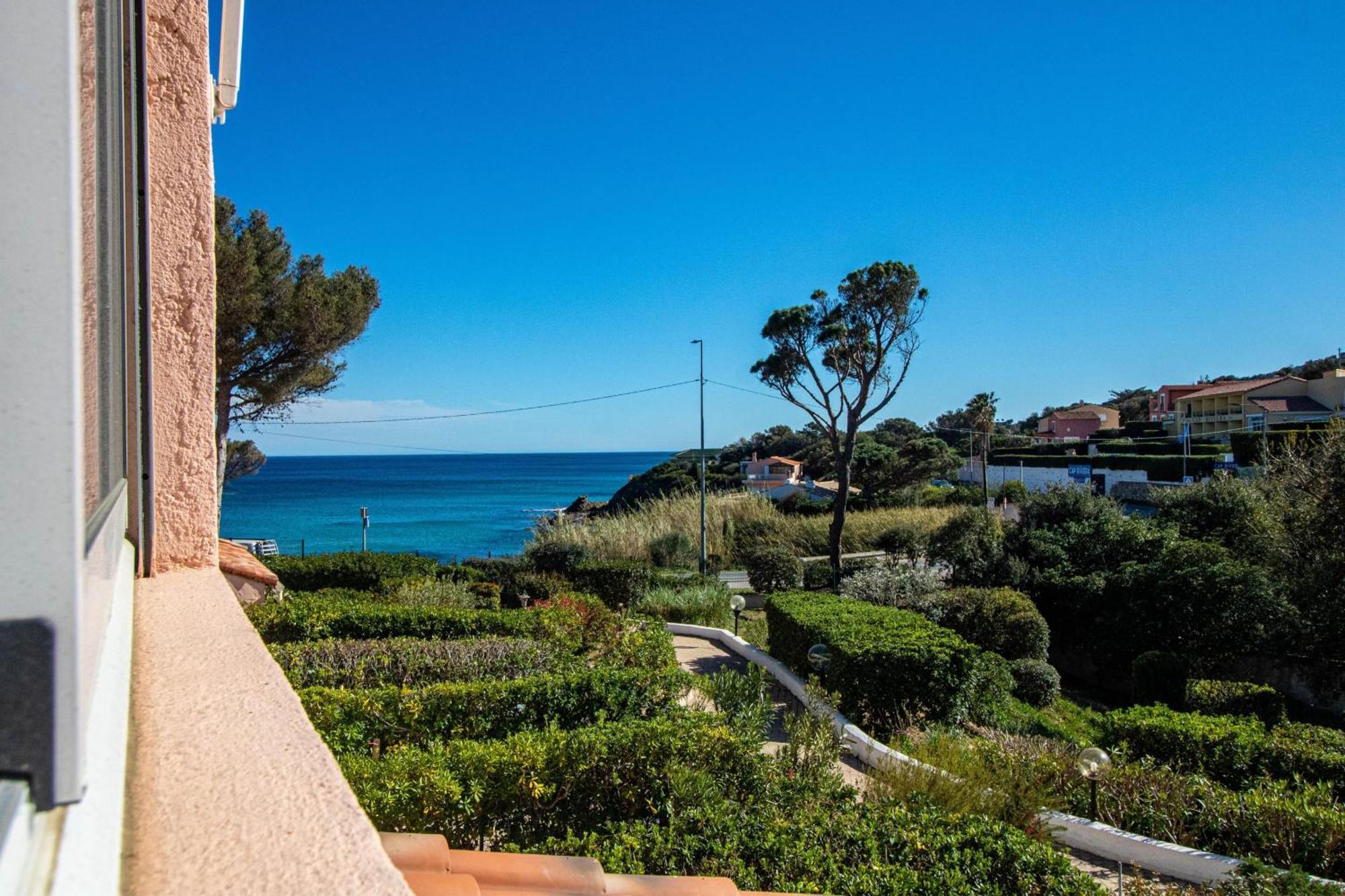 Vacances Familiales Dans Camping Avec Piscine Frejus Room photo